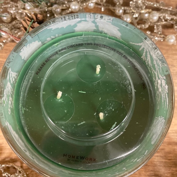 New HomeWorx Season's Greetings 3 Wick Candles - Picture 3 of 3